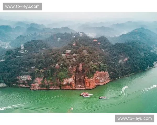 山城烟火与山水秘境：一场巴蜀与苗疆的奇妙碰撞